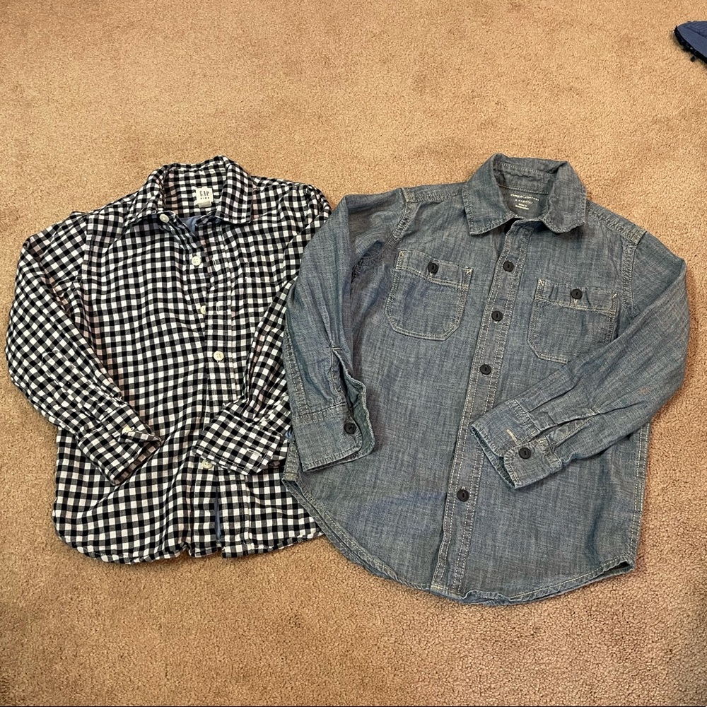 2 boy’s GAP shirts size S (6-7)